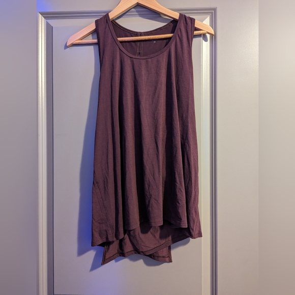 ⭐*New w/o Tags!* Athleta Essence Tie Back Tank in Burgundy - Picture 2 of 8